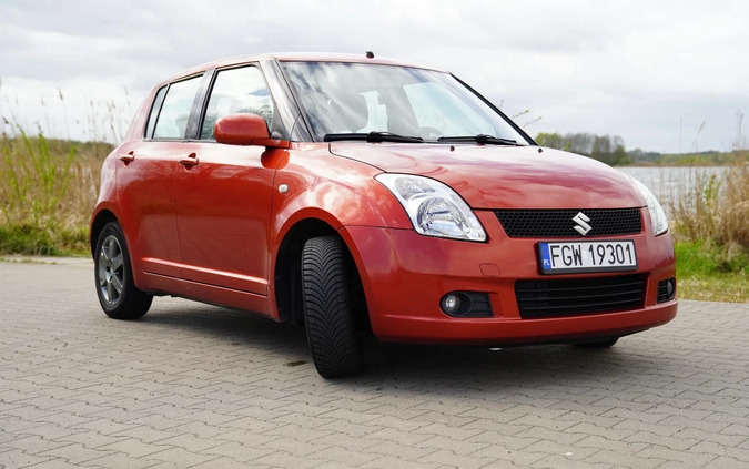 Suzuki Swift cena 14800 przebieg: 131000, rok produkcji 2007 z Jędrzejów małe 172